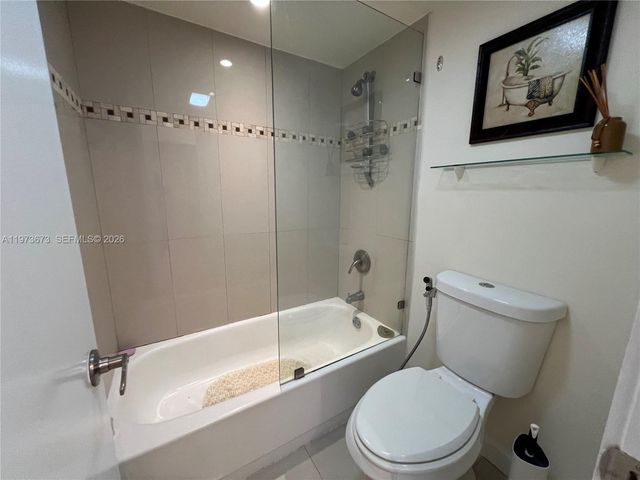 3731 N Country Club Dr 1424, Aventura, FL 33180