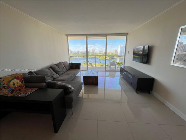 3731 N Country Club Dr 1424, Aventura, FL 33180