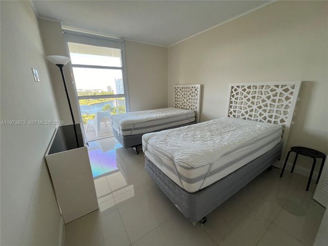 3731 N Country Club Dr 1424, Aventura, FL 33180