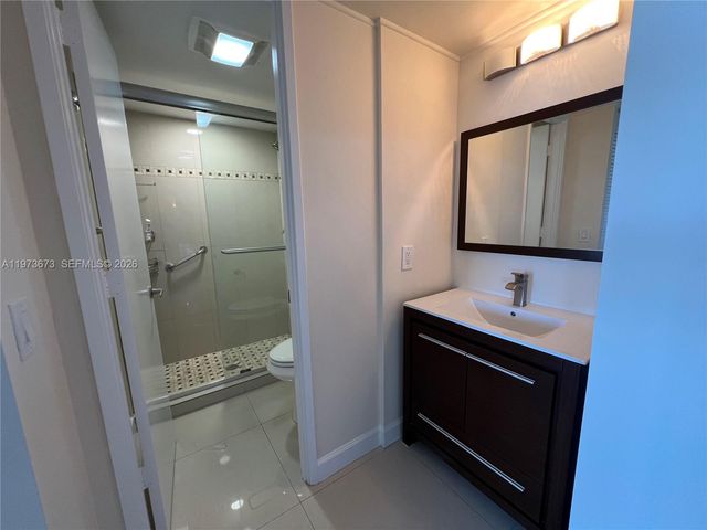 3731 N Country Club Dr 1424, Aventura, FL 33180