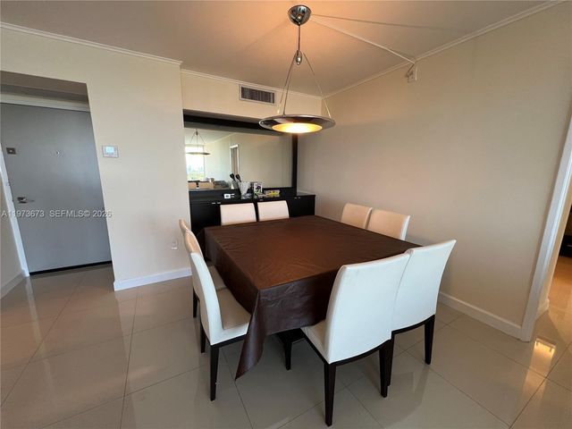 3731 N Country Club Dr 1424, Aventura, FL 33180