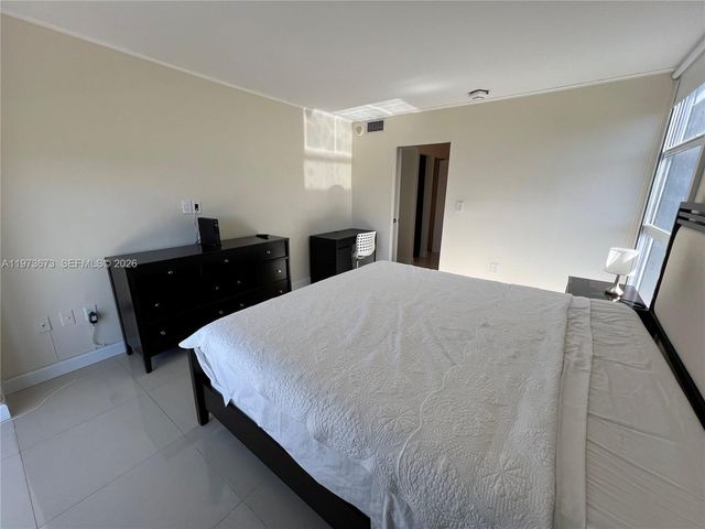 3731 N Country Club Dr 1424, Aventura, FL 33180