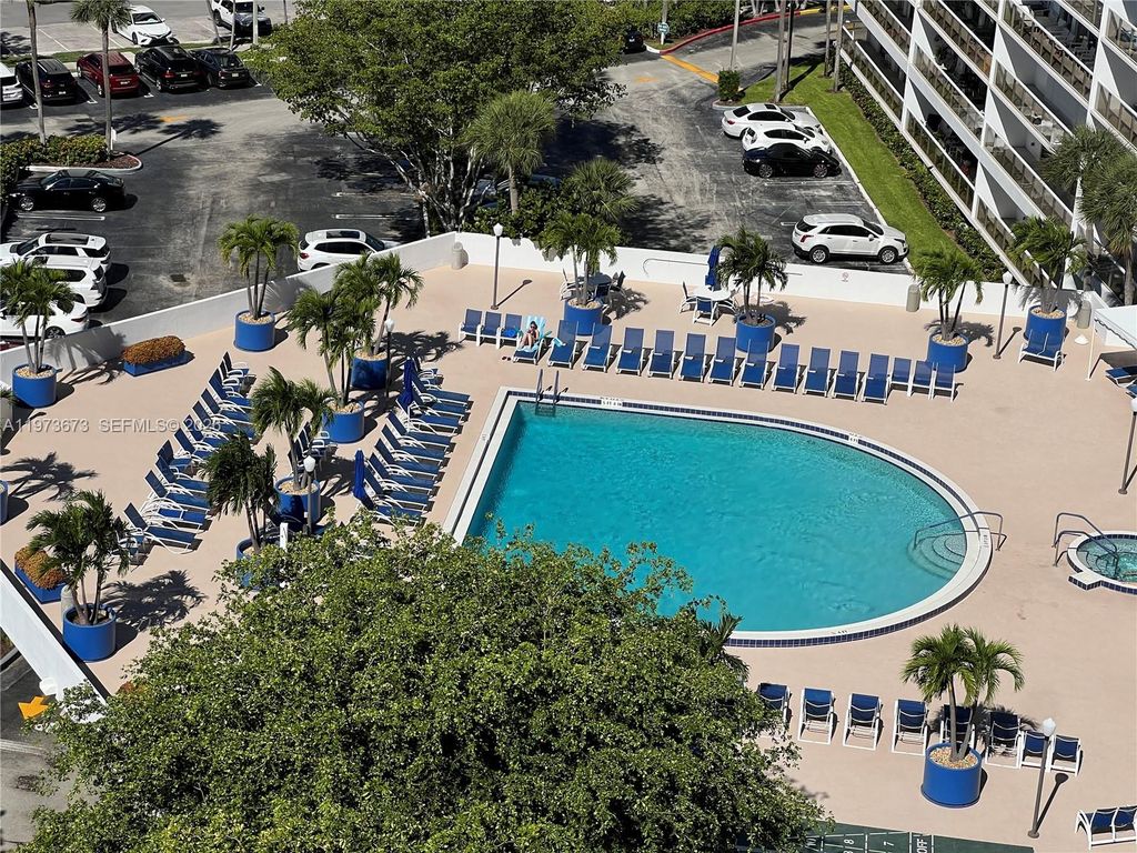 3731 N Country Club Dr 1424, Aventura, FL 33180