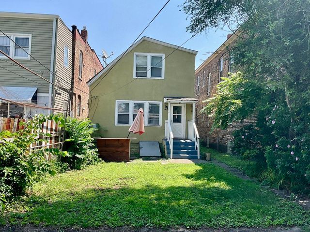 4916 Northcote Avenue, East Chicago, IN 46312