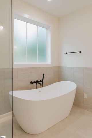800 Glassy Road, Landrum, SC 29356