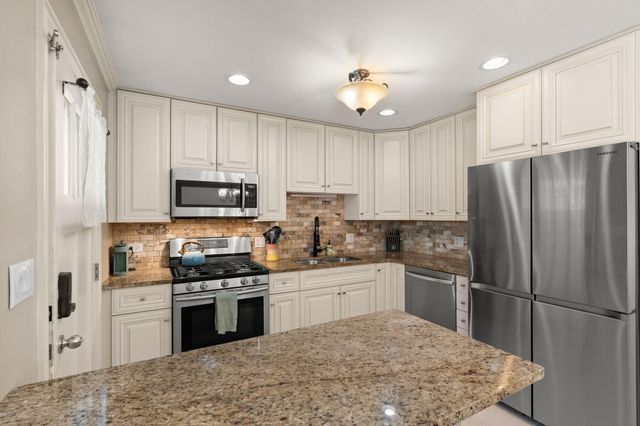 1022 S 18th Street, Chesterton, IN 46304