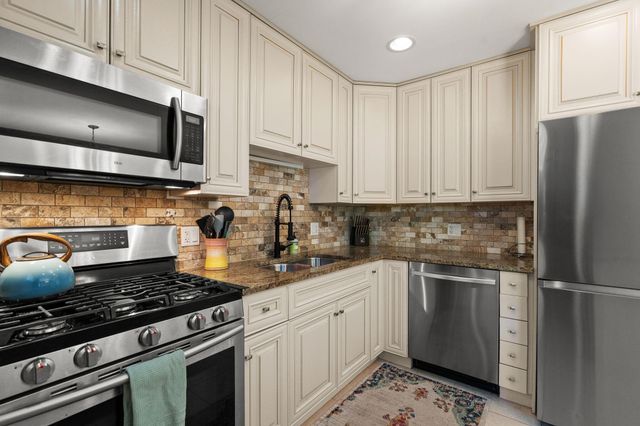 1022 S 18th Street, Chesterton, IN 46304