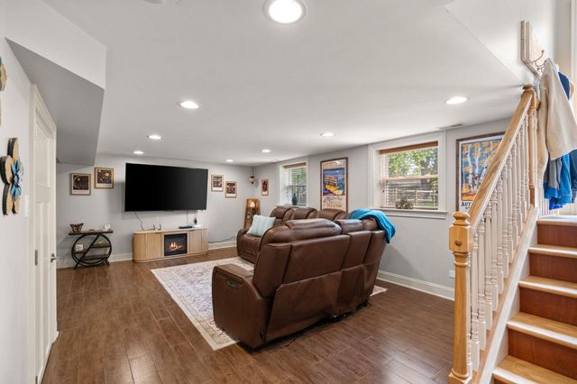 1022 S 18th Street, Chesterton, IN 46304