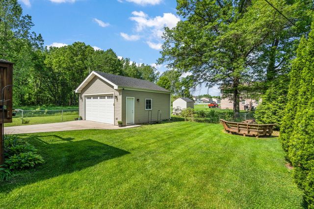 1022 S 18th Street, Chesterton, IN 46304