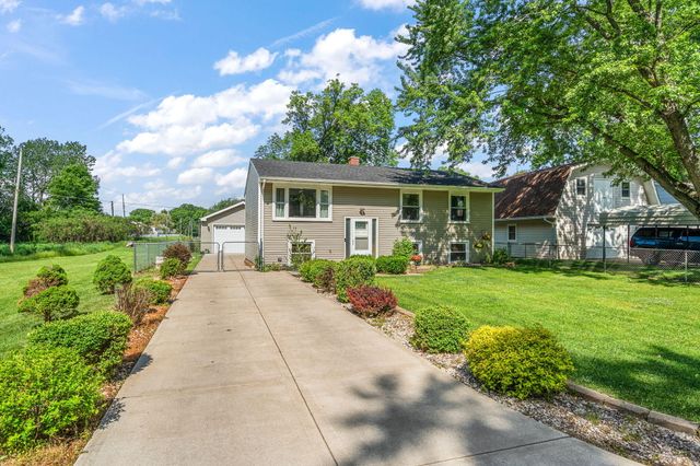 1022 S 18th Street, Chesterton, IN 46304