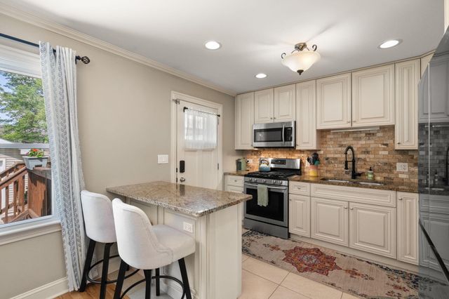 1022 S 18th Street, Chesterton, IN 46304