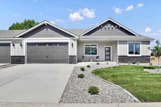 1109 - Unit 16 N Country Club Dr, Deer Park, WA 99006