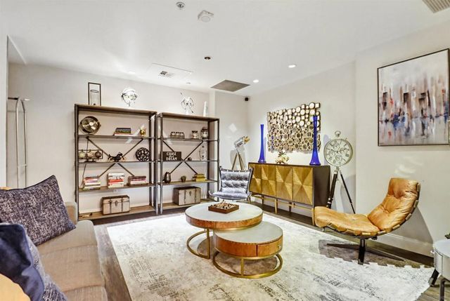 1150 J Street 210, San Diego, CA 92101