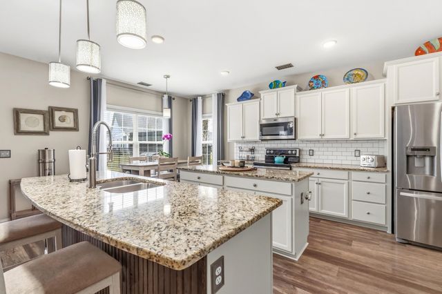 1111 Maccoa Dr., Conway, SC 29526