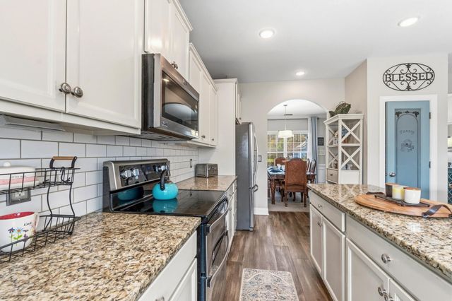 1111 Maccoa Dr., Conway, SC 29526