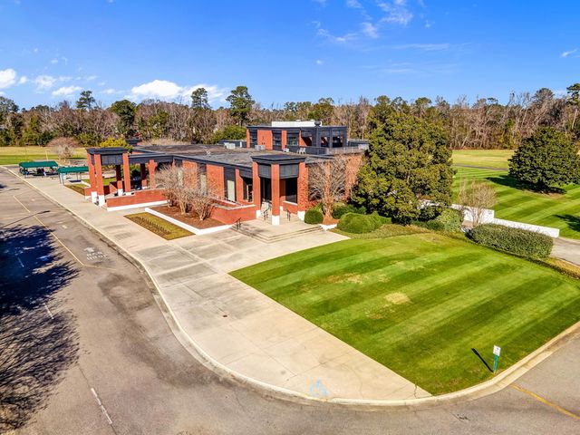 1111 Maccoa Dr., Conway, SC 29526