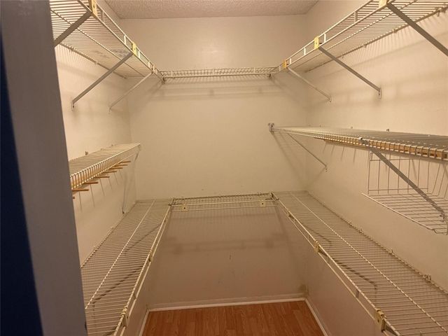 3083 N Oakland Forest Drive 308, Oakland Park, FL 33309