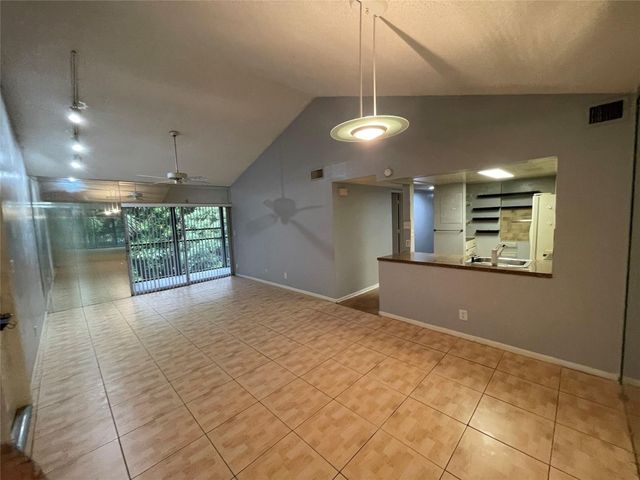 3083 N Oakland Forest Drive 308, Oakland Park, FL 33309