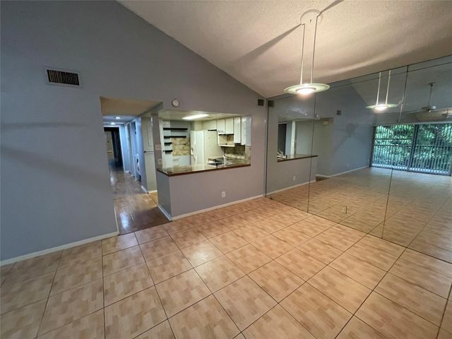 3083 N Oakland Forest Drive 308, Oakland Park, FL 33309
