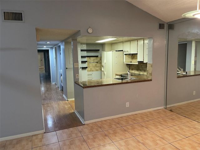 3083 N Oakland Forest Drive 308, Oakland Park, FL 33309