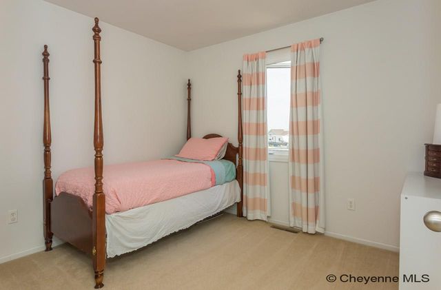 6021 BLUE BLUFF, Cheyenne, WY 82009