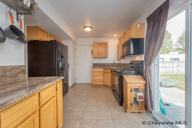 6021 BLUE BLUFF, Cheyenne, WY 82009