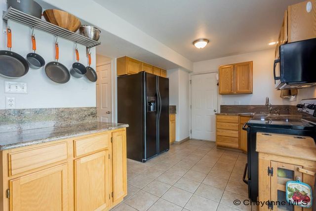 6021 BLUE BLUFF, Cheyenne, WY 82009