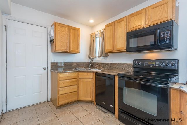 6021 BLUE BLUFF, Cheyenne, WY 82009