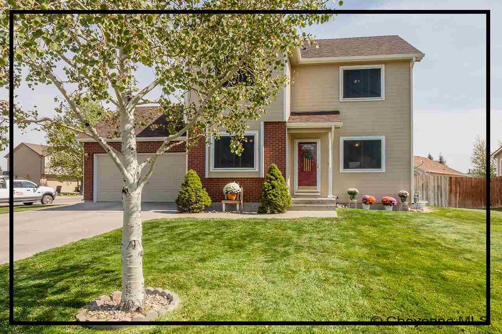 6021 BLUE BLUFF, Cheyenne, WY 82009