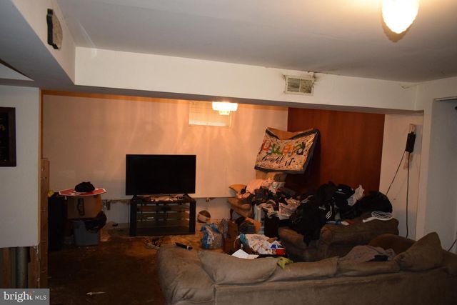 6704 HASTINGS DR, Capitol Heights, MD 20743
