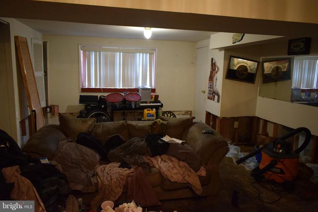 6704 HASTINGS DR, Capitol Heights, MD 20743