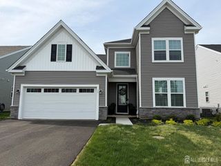16 Prado Road, Monroe, NJ 08831