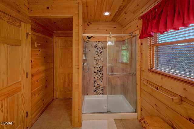 260 Moose Ridge Way, Pigeon Forge, TN 37863