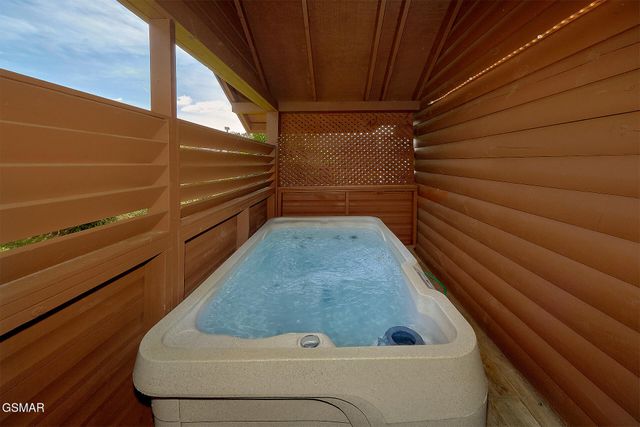 260 Moose Ridge Way, Pigeon Forge, TN 37863
