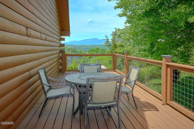 260 Moose Ridge Way, Pigeon Forge, TN 37863