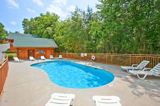 260 Moose Ridge Way, Pigeon Forge, TN 37863