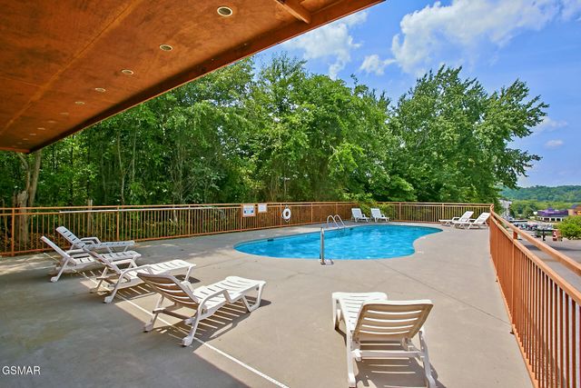 260 Moose Ridge Way, Pigeon Forge, TN 37863