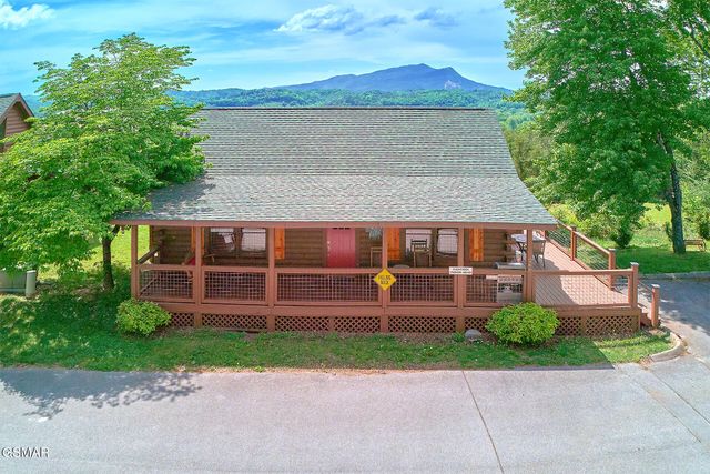 260 Moose Ridge Way, Pigeon Forge, TN 37863