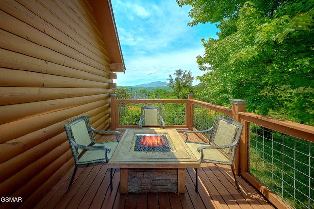 260 Moose Ridge Way, Pigeon Forge, TN 37863
