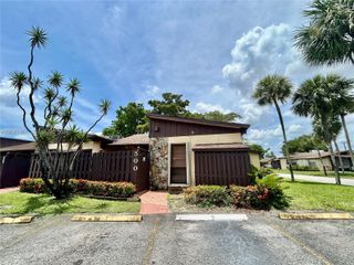 500 Briarwood Cir 3-54, Hollywood, FL 33024