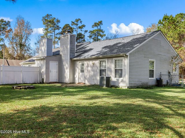 1940 Heather Loop, Midway Park, NC 28544