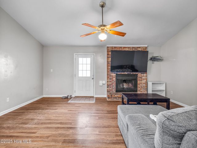 1940 Heather Loop, Midway Park, NC 28544
