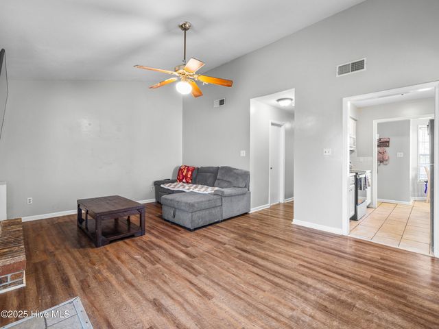 1940 Heather Loop, Midway Park, NC 28544