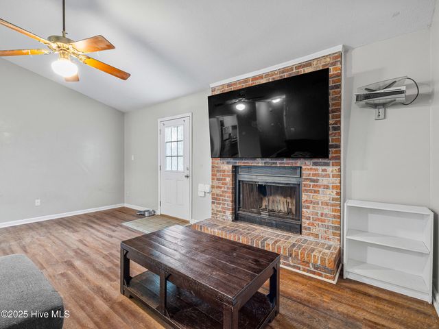 1940 Heather Loop, Midway Park, NC 28544