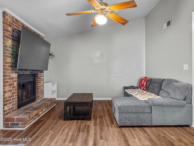 1940 Heather Loop, Midway Park, NC 28544