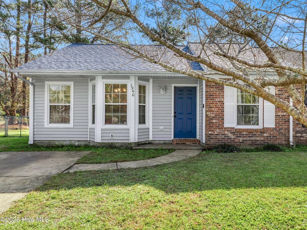 1940 Heather Loop, Midway Park, NC 28544