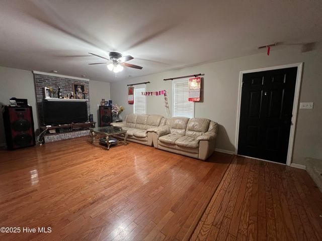 820 Welton Circle, Jacksonville, NC 28546