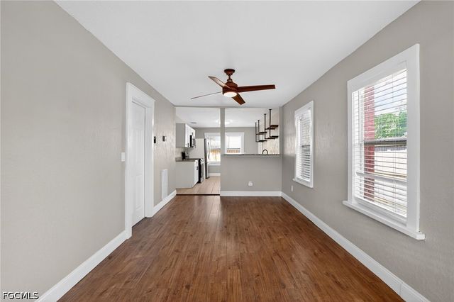 3250 Prescott ST N, St Petersburg, FL 33713