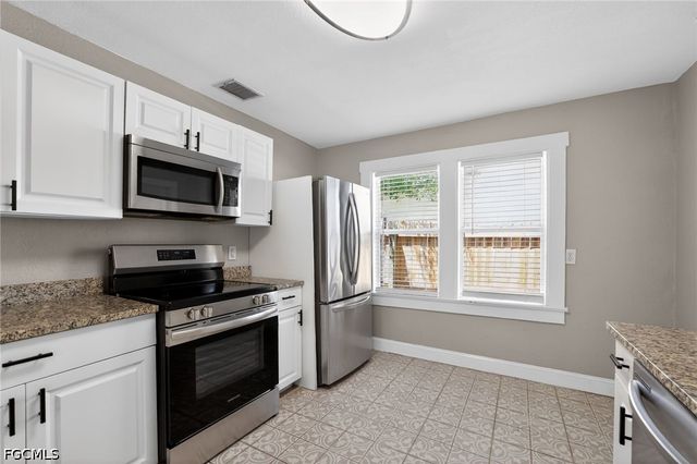 3250 Prescott ST N, St Petersburg, FL 33713