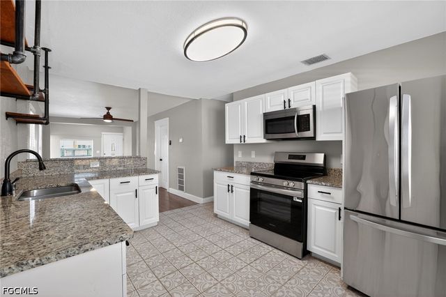 3250 Prescott ST N, St Petersburg, FL 33713